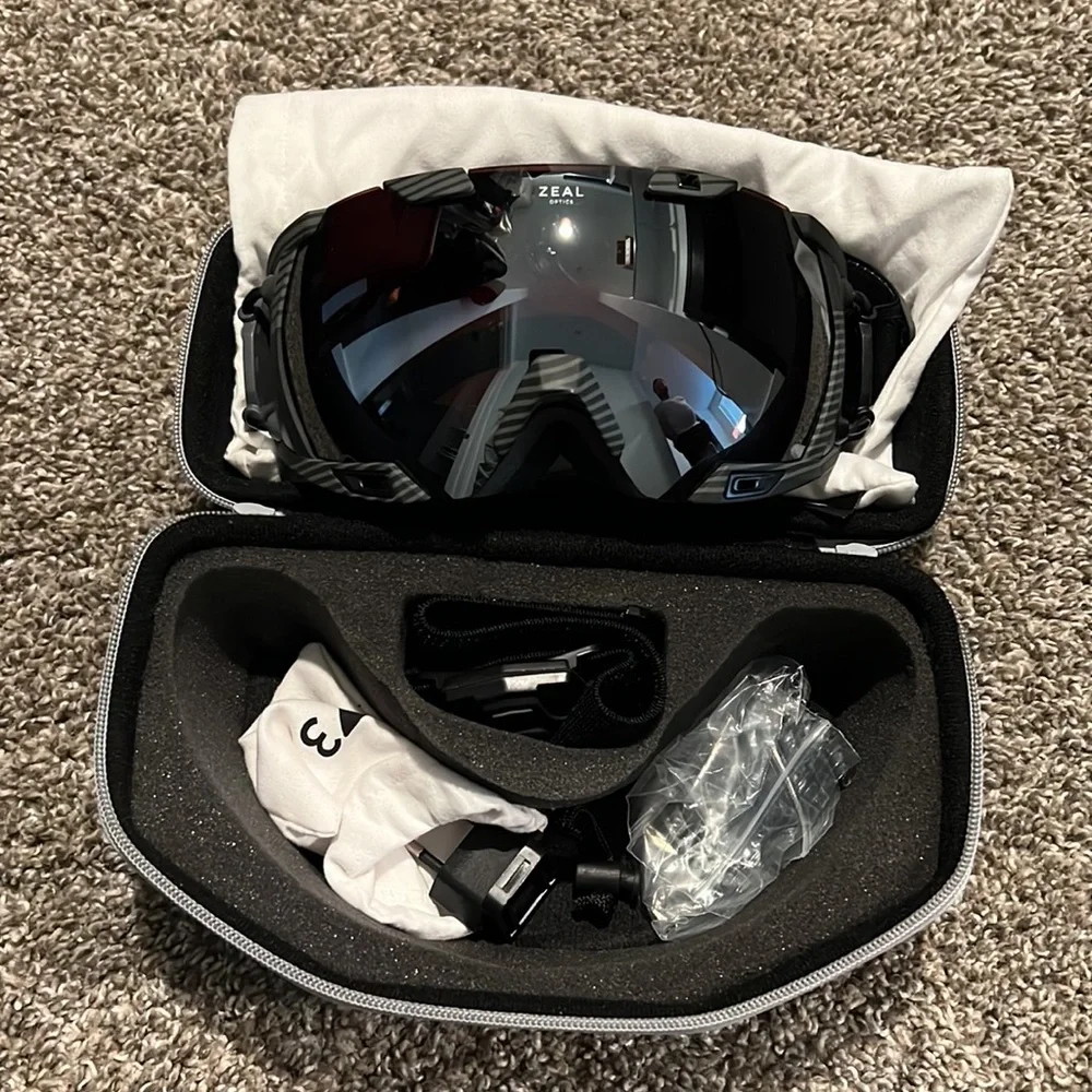 Z3 GPS snowboarding goggles